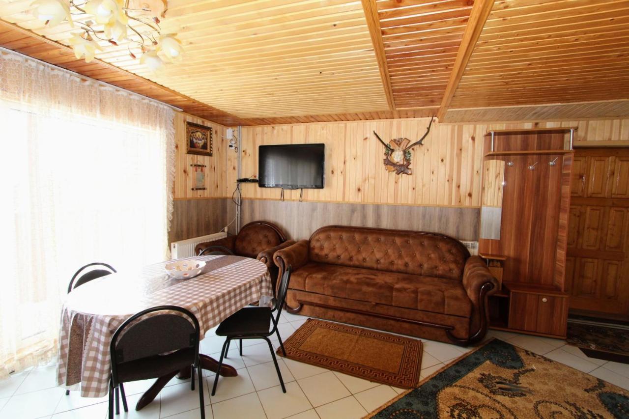 Котедж "Карпатський Краєвид" Yaremche Luaran gambar